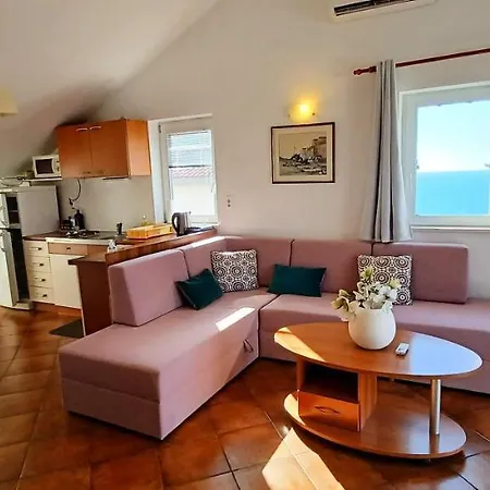 Elly Guest house 3*