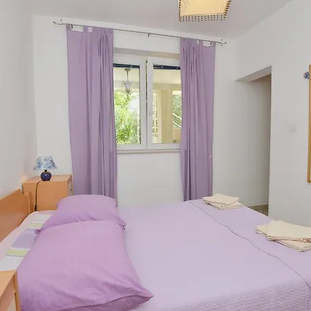 Guest house Elly 3*