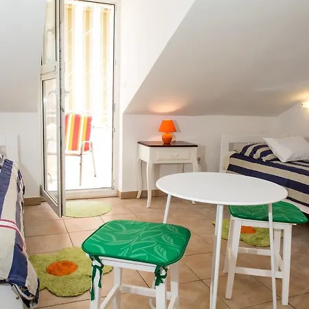 Elly Guest house 3*