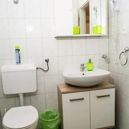 Guest house Elly 3*